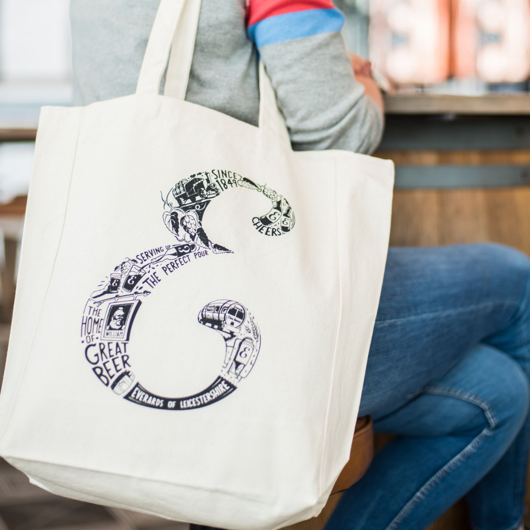 E tote shopper bag on shoulder